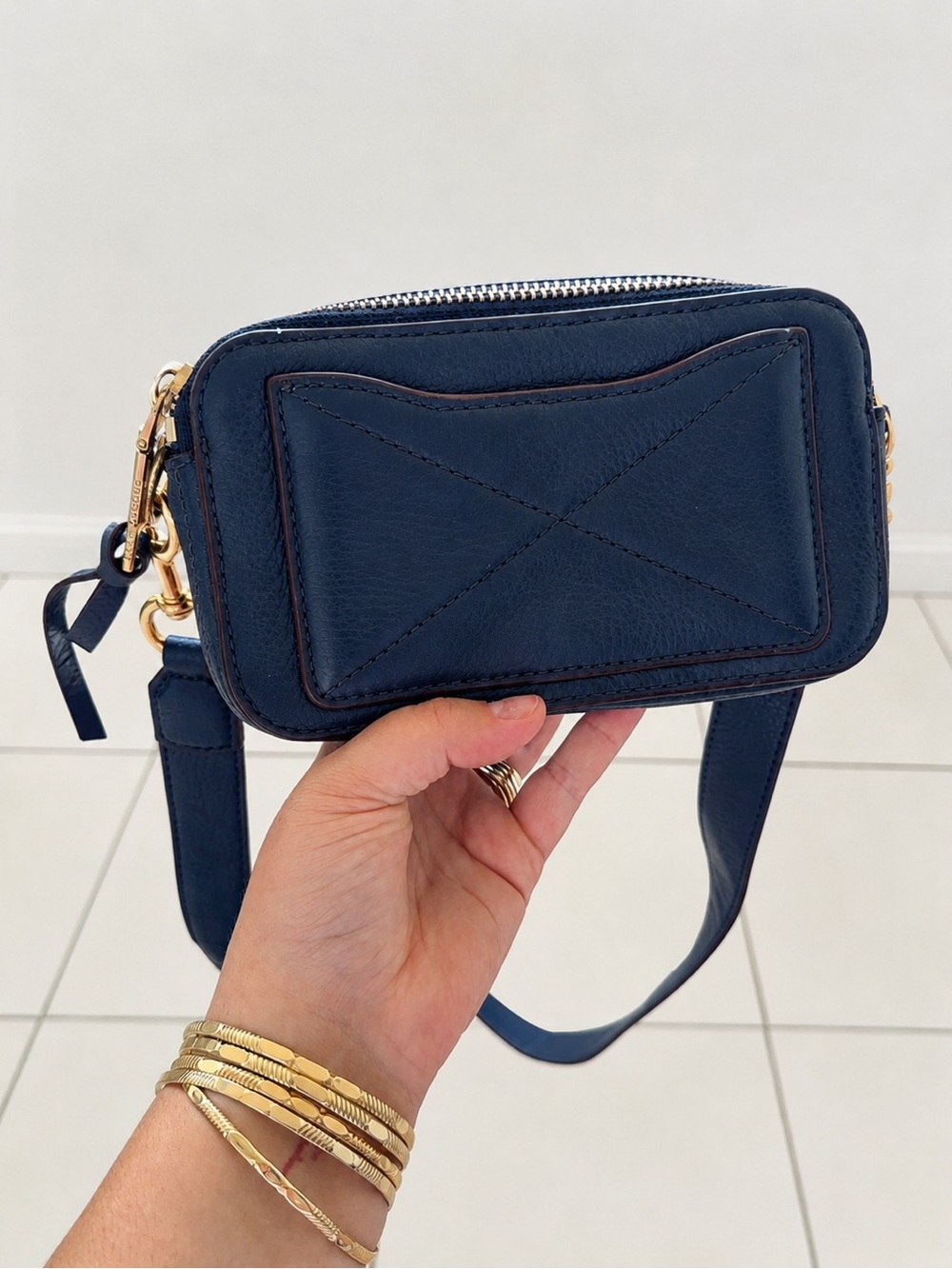 Marc Jacobs Navy Leather Crossbody Bag - Sleek Everyday Women's Bag